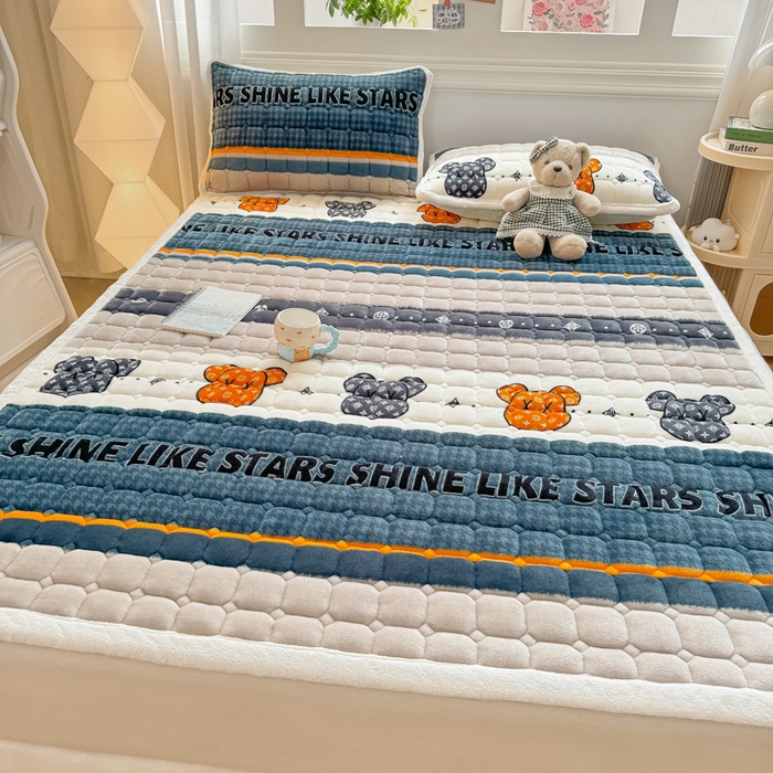 91家纺网 家纺一手货源 找家纺 优品惠 2025新款牛奶绒夹棉床护垫夹棉床褥床盖床单加厚保暖 都市潮熊