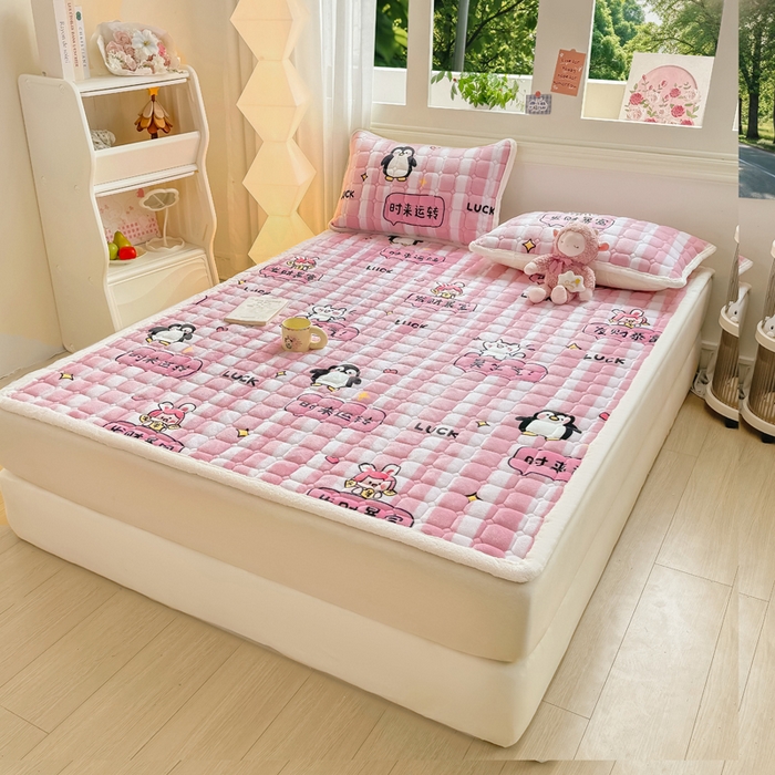 91家纺网 家纺一手货源 找家纺 优品惠 2025新款牛奶绒夹棉床护垫夹棉床褥床盖床单加厚保暖 发财暴富