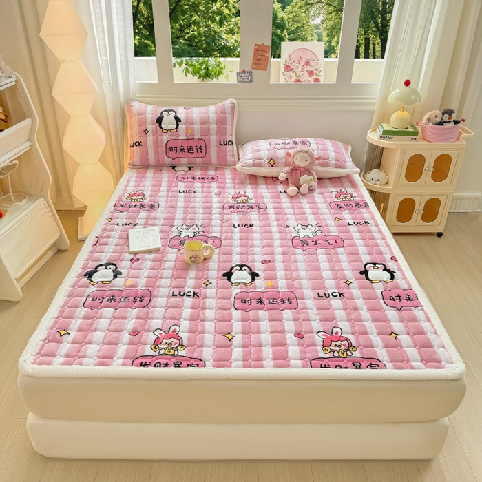 91家纺网 家纺一手货源 找家纺 优品惠 2025新款牛奶绒夹棉床护垫夹棉床褥床盖床单加厚保暖 发财暴富