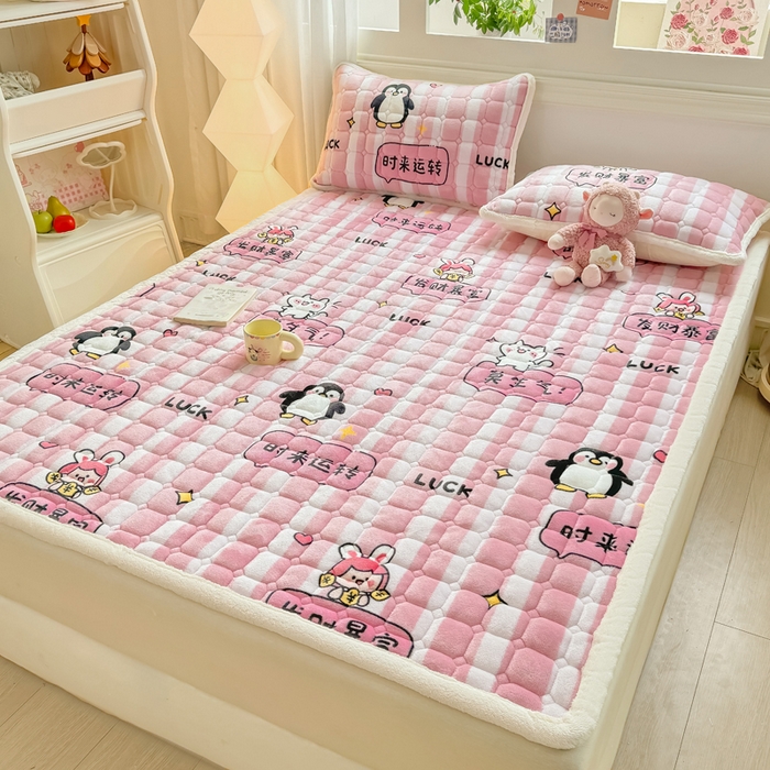 91家纺网 家纺一手货源 找家纺 优品惠 2025新款牛奶绒夹棉床护垫夹棉床褥床盖床单加厚保暖 发财暴富