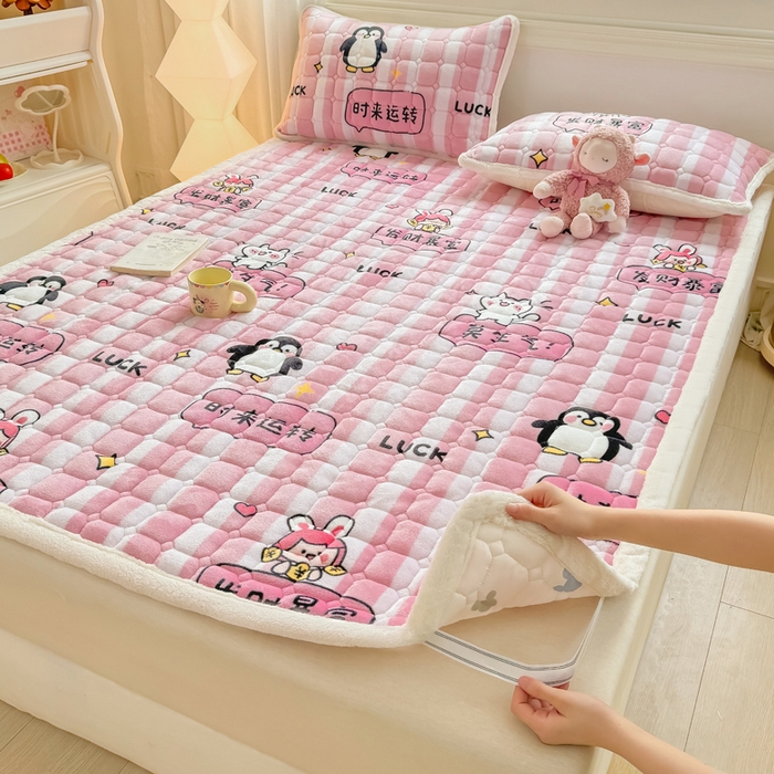 91家纺网 家纺一手货源 找家纺 优品惠 2025新款牛奶绒夹棉床护垫夹棉床褥床盖床单加厚保暖 发财暴富