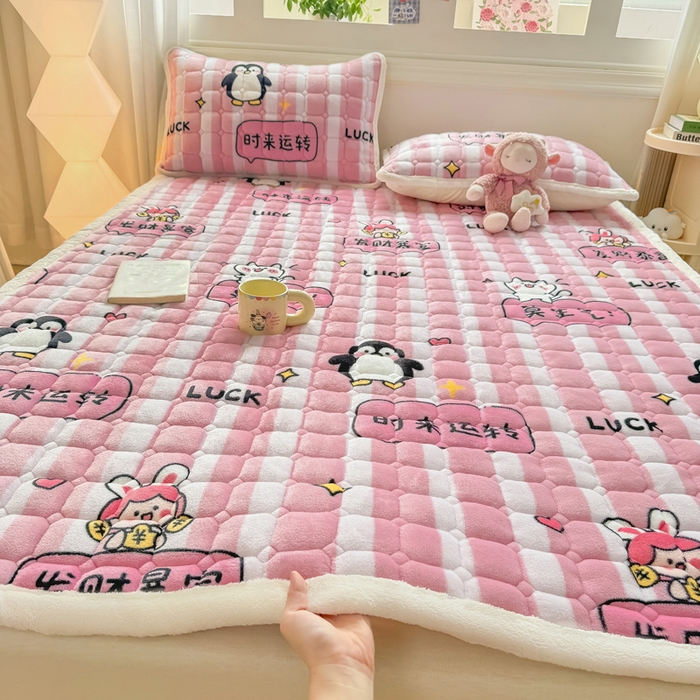 91家纺网 家纺一手货源 找家纺 优品惠 2025新款牛奶绒夹棉床护垫夹棉床褥床盖床单加厚保暖 发财暴富