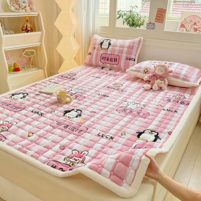 91家纺网 家纺一手货源 找家纺 优品惠 2025新款牛奶绒夹棉床护垫夹棉床褥床盖床单加厚保暖 发财暴富