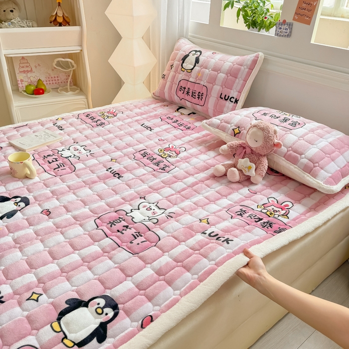 91家纺网 家纺一手货源 找家纺 优品惠 2025新款牛奶绒夹棉床护垫夹棉床褥床盖床单加厚保暖 发财暴富