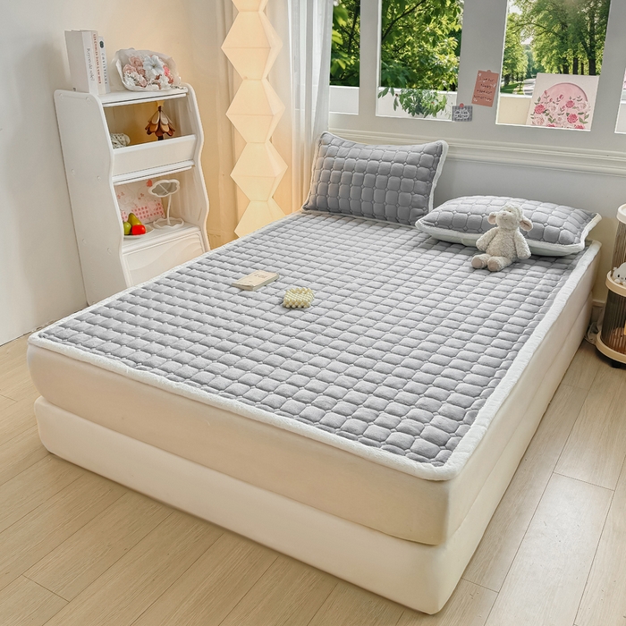 91家纺网 家纺一手货源 找家纺 优品惠 2025新款牛奶绒夹棉床护垫夹棉床褥床盖床单加厚保暖 高级灰