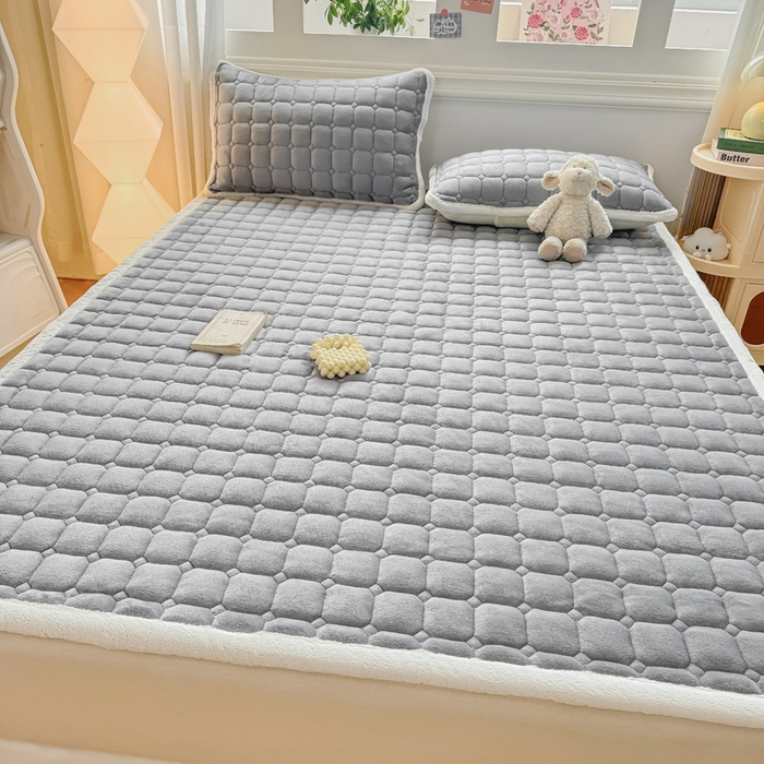 91家纺网 家纺一手货源 找家纺 优品惠 2025新款牛奶绒夹棉床护垫夹棉床褥床盖床单加厚保暖 高级灰