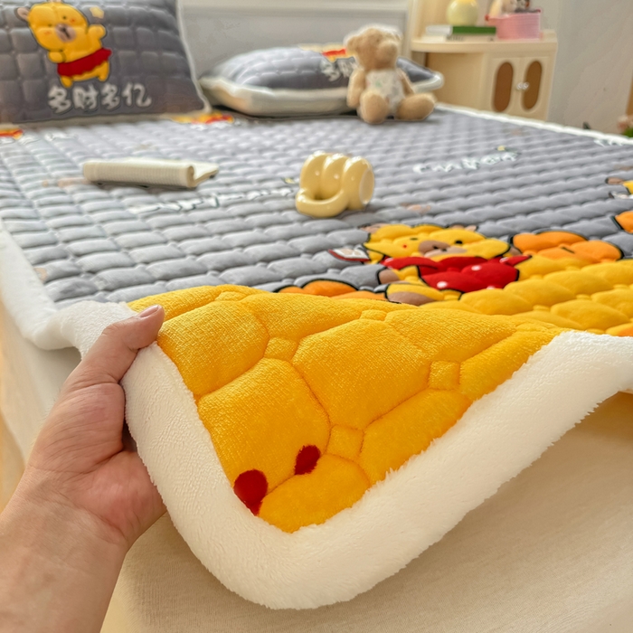 91家纺网 家纺一手货源 找家纺 优品惠 2025新款牛奶绒夹棉床护垫夹棉床褥床盖床单加厚保暖 卡皮巴拉灰