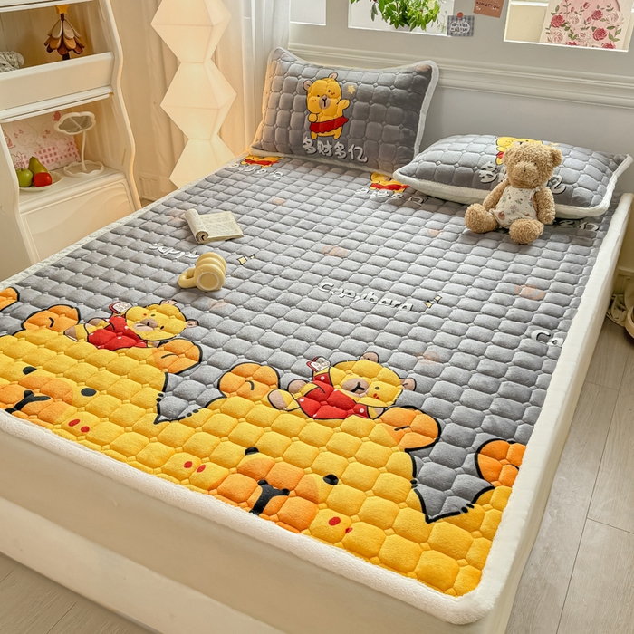 91家纺网 家纺一手货源 找家纺 优品惠 2025新款牛奶绒夹棉床护垫夹棉床褥床盖床单加厚保暖 卡皮巴拉灰