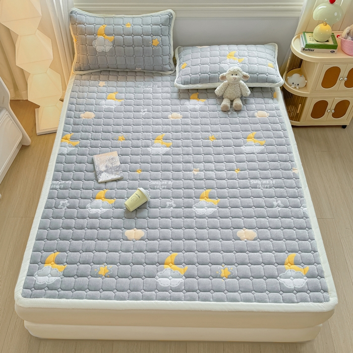 91家纺网 家纺一手货源 找家纺 优品惠 2025新款牛奶绒夹棉床护垫夹棉床褥床盖床单加厚保暖 星月织梦灰