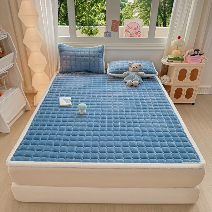 91家纺网 家纺一手货源 找家纺 优品惠 2025新款牛奶绒夹棉床护垫夹棉床褥床盖床单加厚保暖 烟灰蓝