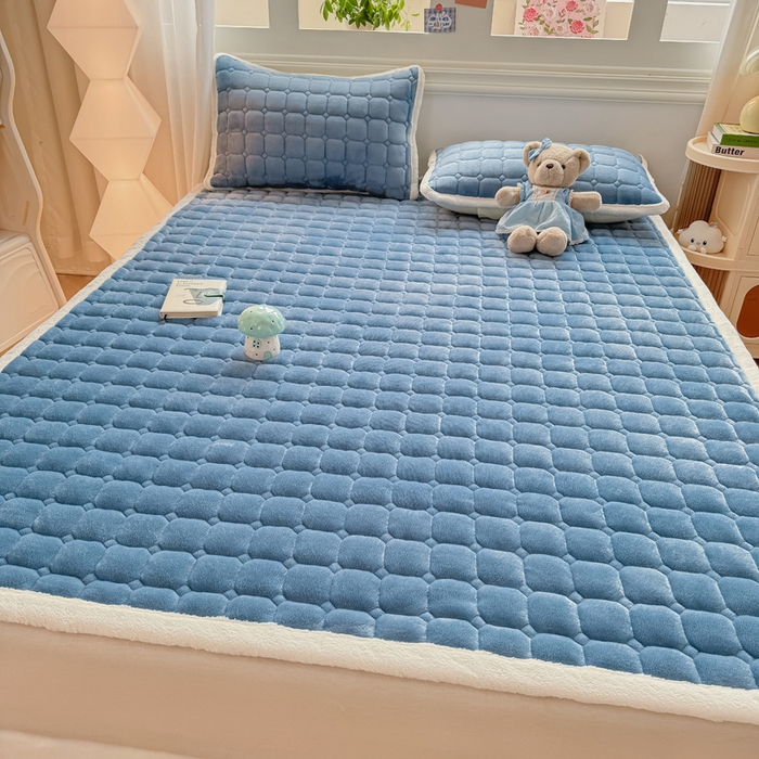 91家纺网 家纺一手货源 找家纺 优品惠 2025新款牛奶绒夹棉床护垫夹棉床褥床盖床单加厚保暖 烟灰蓝