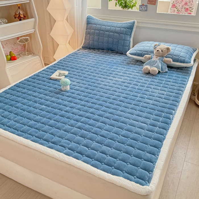 91家纺网 家纺一手货源 找家纺 优品惠 2025新款牛奶绒夹棉床护垫夹棉床褥床盖床单加厚保暖 烟灰蓝