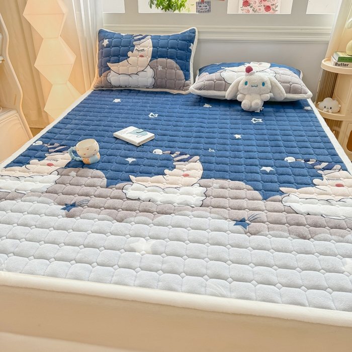 91家纺网 家纺一手货源 找家纺 优品惠 2025新款牛奶绒夹棉床护垫夹棉床褥床盖床单加厚保暖 月亮蓝