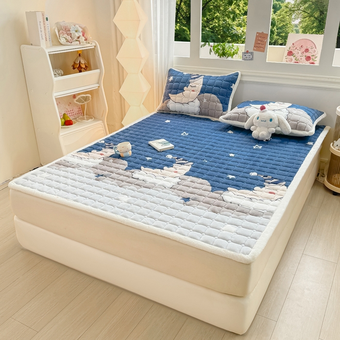 91家纺网 家纺一手货源 找家纺 优品惠 2025新款牛奶绒夹棉床护垫夹棉床褥床盖床单加厚保暖 月亮蓝