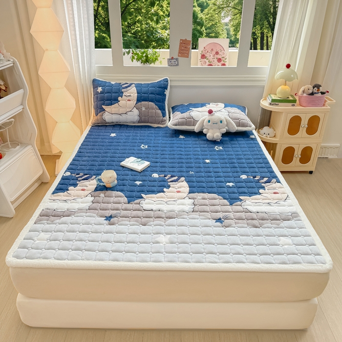 91家纺网 家纺一手货源 找家纺 优品惠 2025新款牛奶绒夹棉床护垫夹棉床褥床盖床单加厚保暖 月亮蓝