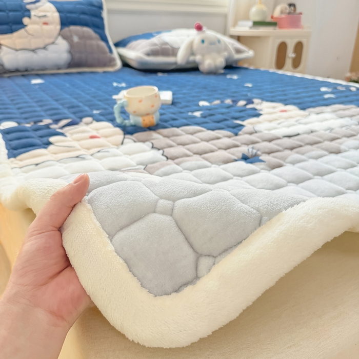 91家纺网 家纺一手货源 找家纺 优品惠 2025新款牛奶绒夹棉床护垫夹棉床褥床盖床单加厚保暖 月亮蓝