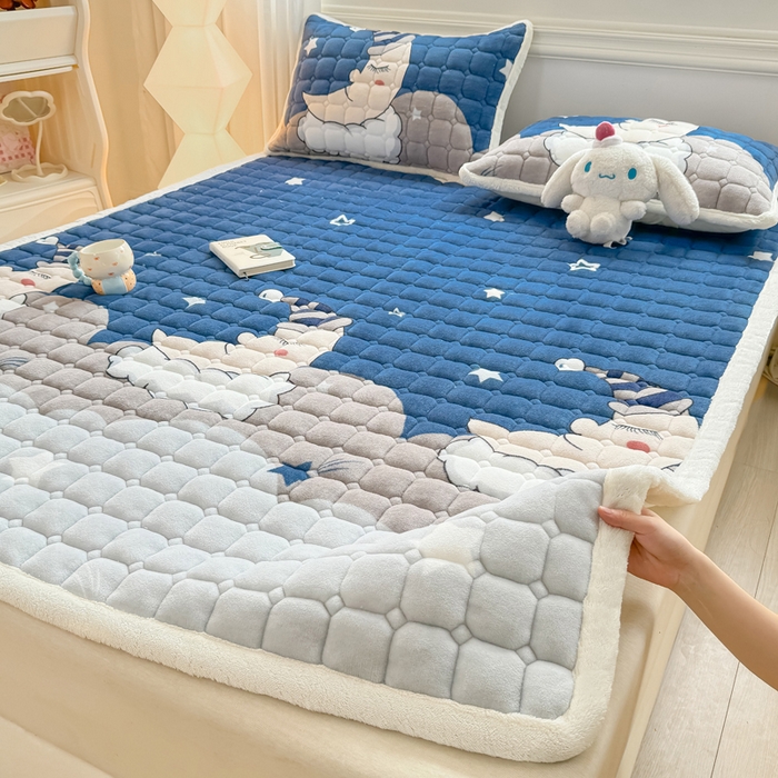 91家纺网 家纺一手货源 找家纺 优品惠 2025新款牛奶绒夹棉床护垫夹棉床褥床盖床单加厚保暖 月亮蓝