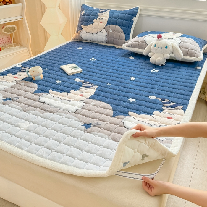 91家纺网 家纺一手货源 找家纺 优品惠 2025新款牛奶绒夹棉床护垫夹棉床褥床盖床单加厚保暖 月亮蓝