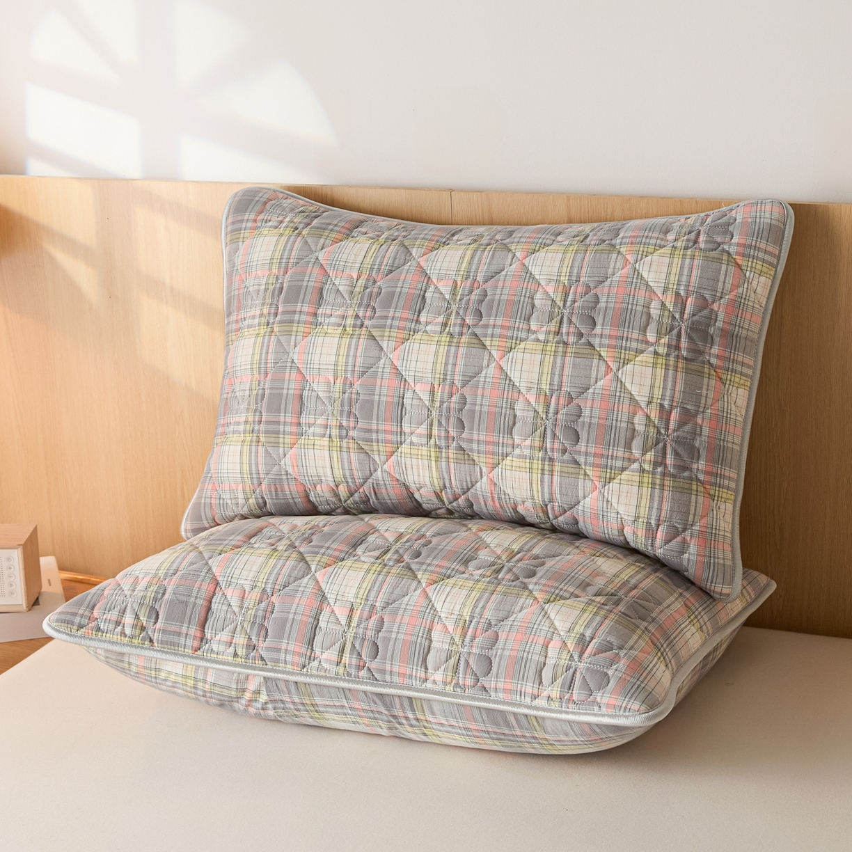 91家纺网 家纺一手货源 找家纺 （总）芬晴家纺 2025新款A类全棉格子枕套枕巾系列,枕套-霍格灰 48*74cm枕套一只,枕套-霍格灰 48*74cm枕套一对,枕套-霍格兰 48*74cm枕套一只,枕套-霍格兰 48*74cm枕套一对,枕套-简爱兰 48*74cm枕套一只,枕套-简爱兰 48*74cm枕套一对,枕套-简夕灰 48*74cm枕套一只,枕套-简夕灰 48*74cm枕套一对,枕套-简易格 48*74cm枕套一只,枕套-简易格 48*74cm枕套一对,枕套-洛卡灰 48*74cm枕套一只,枕套-洛卡灰 48*74cm枕套一对,枕套-梦语-绿 48*74cm枕套一只,枕套-梦语-绿 48*74cm枕套一对,枕套-梦语兰 48*74cm枕套一只,枕套-梦语兰 48*74cm枕套一对,枕套-世纪 48*74cm枕套一只,枕套-世纪 48*74cm枕套一对,枕套-小蓝格 48*74cm枕套一只,枕套-小蓝格 48*74cm枕套一对,枕巾-霍格灰 50*80cm枕巾一只,枕巾-霍格灰 50*80cm枕巾一对,枕巾-霍格兰 50*80cm枕巾一只,枕巾-霍格兰 50*80cm枕巾一对,枕巾-简爱兰 50*80cm枕巾一只,枕巾-简爱兰 50*80cm枕巾一对,枕巾-简夕灰 50*80cm枕巾一只,枕巾-简夕灰 50*80cm枕巾一对,枕巾-简易格 50*80cm枕巾一只,枕巾-简易格 50*80cm枕巾一对,枕巾-洛卡灰 50*80cm枕巾一只,枕巾-洛卡灰 50*80cm枕巾一对,枕巾-梦语-兰 50*80cm枕巾一只,枕巾-梦语-兰 50*80cm枕巾一对,枕巾-梦语-绿 50*80cm枕巾一只,枕巾-梦语-绿 50*80cm枕巾一对,枕巾-世纪 50*80cm枕巾一只,枕巾-世纪 50*80cm枕巾一对,枕巾-小蓝格 50*80cm枕巾一只,枕巾-小蓝格 50*80cm枕巾一对