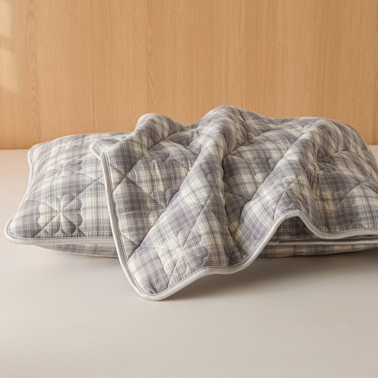 91家纺网 家纺一手货源 找家纺 芬晴家纺 2025新款A类全棉格子枕套枕巾系列 枕套-世纪 48*74cm枕套一对