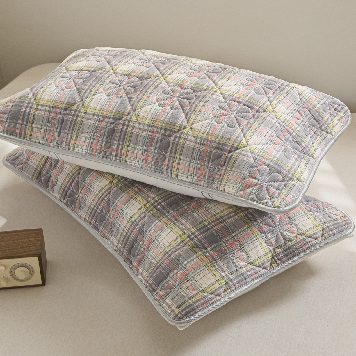 91家纺网 家纺一手货源 找家纺 芬晴家纺 2025新款A类全棉格子枕套枕巾系列 枕巾-霍格灰 50*80cm枕巾一只