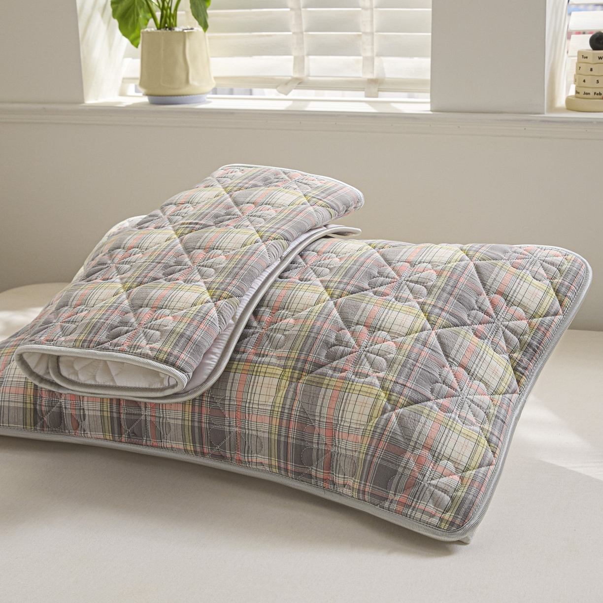 91家纺网 家纺一手货源 找家纺 芬晴家纺 2025新款A类全棉格子枕套枕巾系列 枕巾-霍格灰 50*80cm枕巾一只