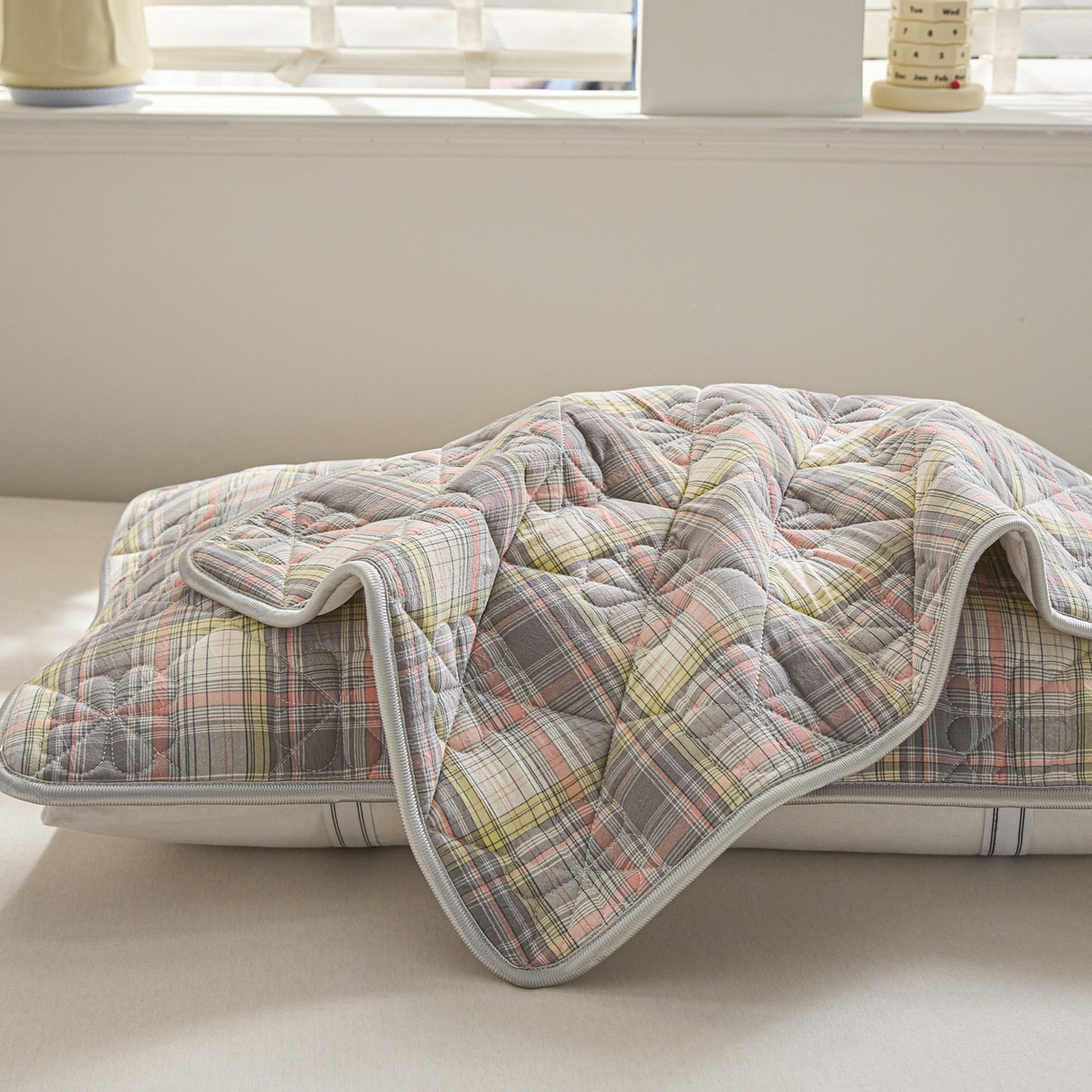 91家纺网 家纺一手货源 找家纺 芬晴家纺 2025新款A类全棉格子枕套枕巾系列 枕巾-霍格灰 50*80cm枕巾一对