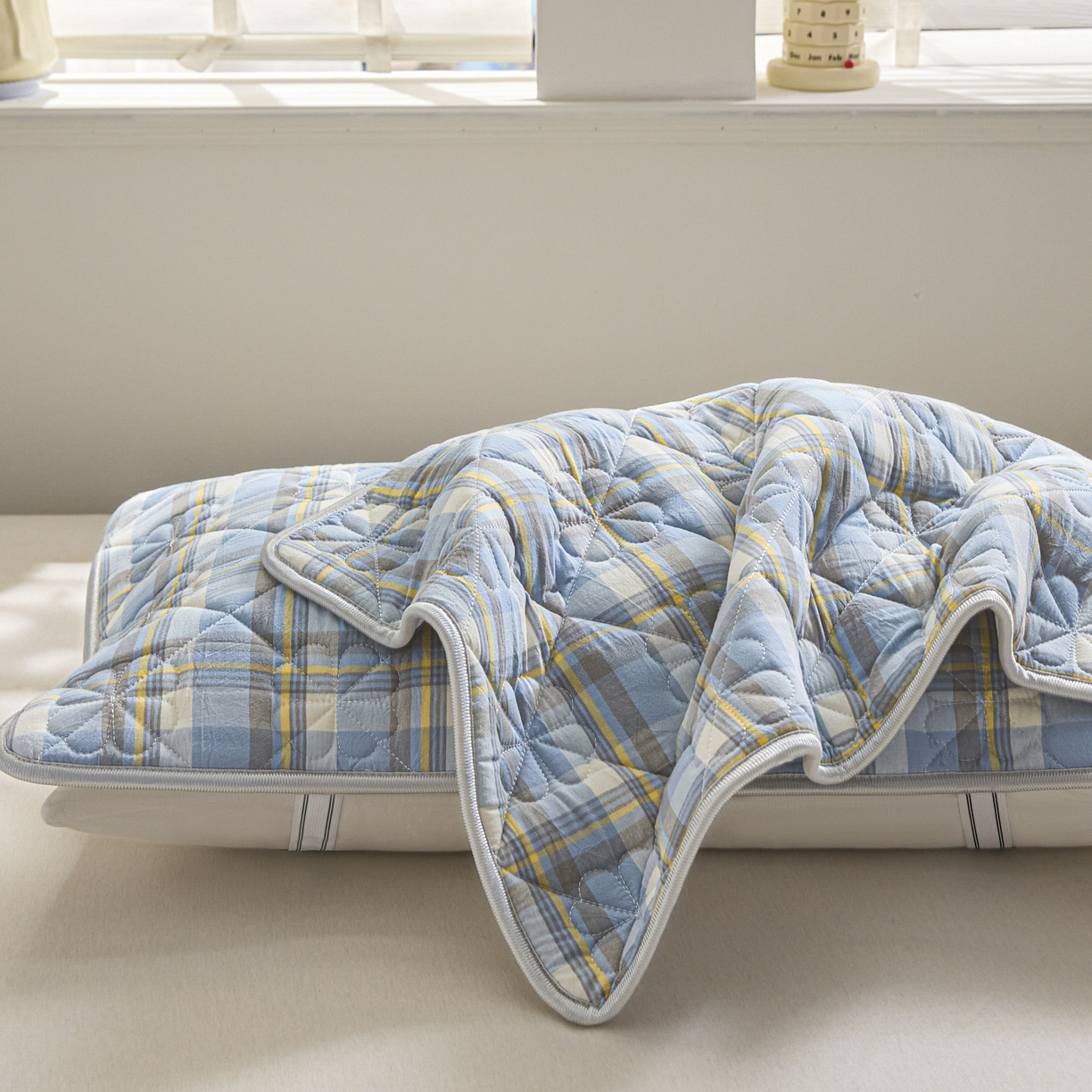 91家纺网 家纺一手货源 找家纺 芬晴家纺 2025新款A类全棉格子枕套枕巾系列 枕巾-简爱兰 50*80cm枕巾一只