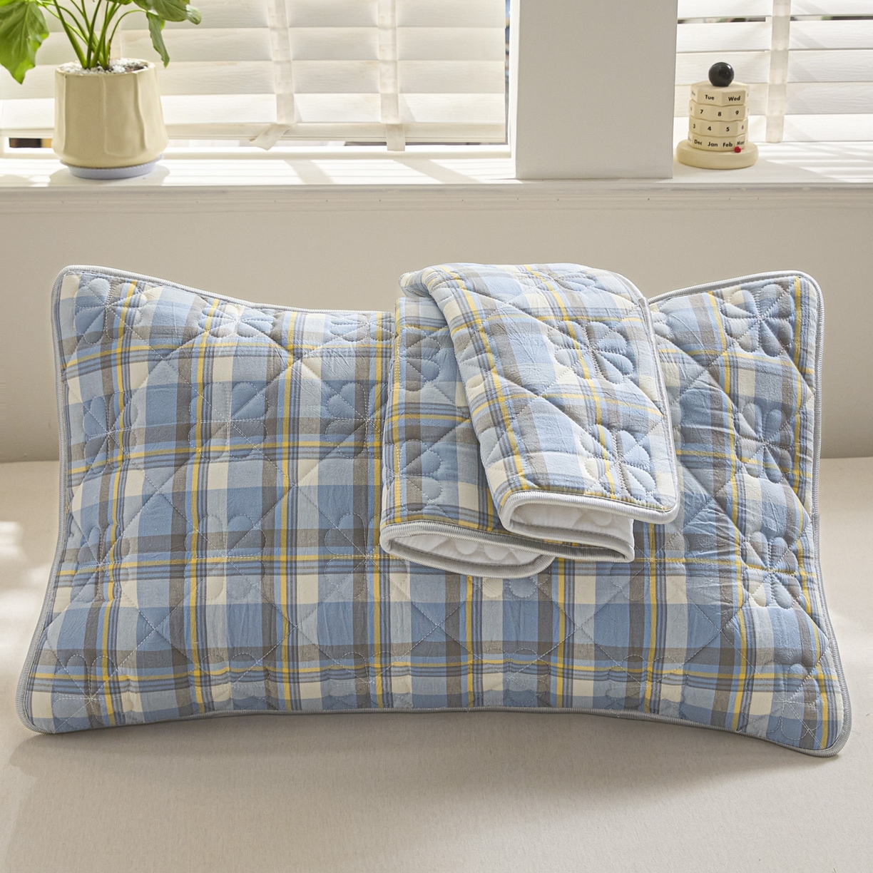 91家纺网 家纺一手货源 找家纺 芬晴家纺 2025新款A类全棉格子枕套枕巾系列 枕巾-简爱兰 50*80cm枕巾一对