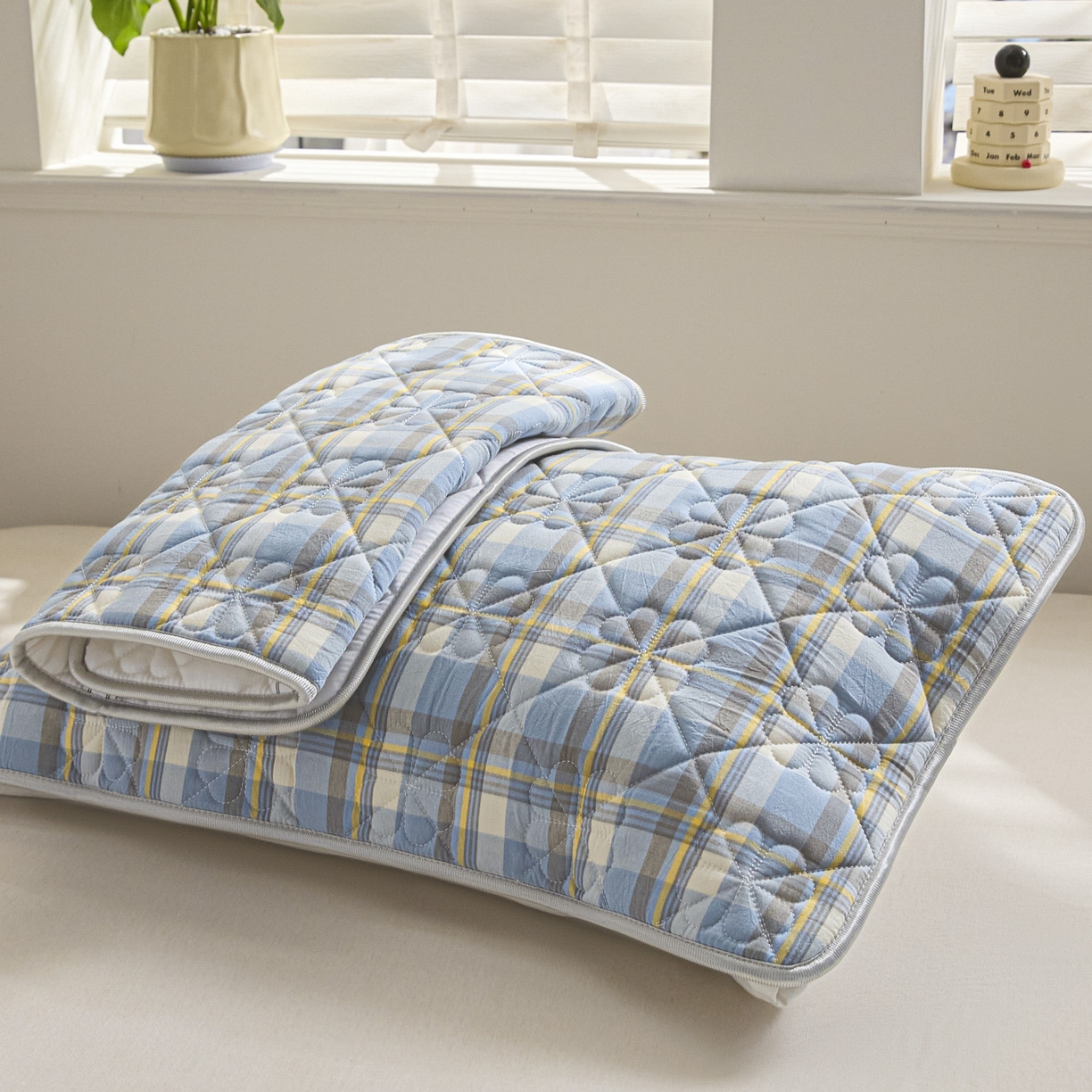 91家纺网 家纺一手货源 找家纺 芬晴家纺 2025新款A类全棉格子枕套枕巾系列 枕巾-简爱兰 50*80cm枕巾一对