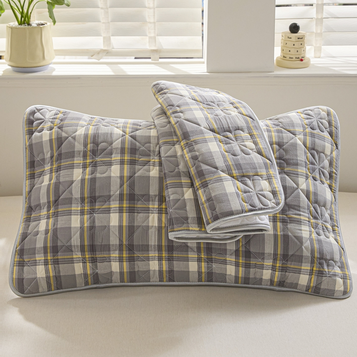 91家纺网 家纺一手货源 找家纺 芬晴家纺 2025新款A类全棉格子枕套枕巾系列 枕巾-简夕灰 50*80cm枕巾一只