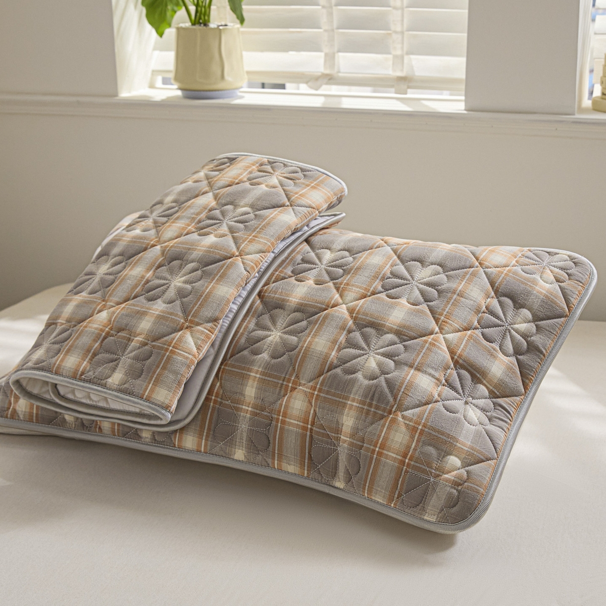 91家纺网 家纺一手货源 找家纺 芬晴家纺 2025新款A类全棉格子枕套枕巾系列 枕巾-洛卡灰 50*80cm枕巾一只