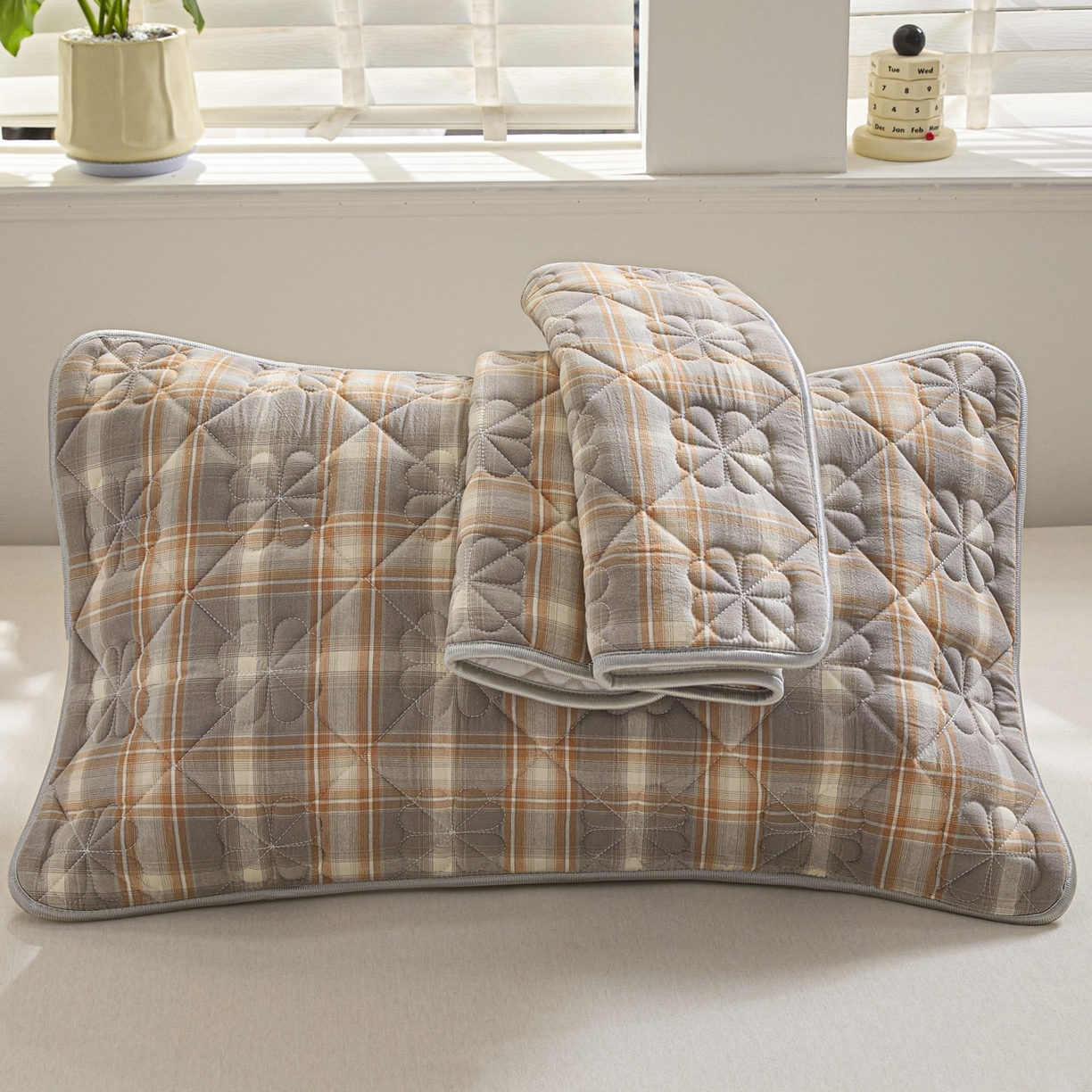 91家纺网 家纺一手货源 找家纺 芬晴家纺 2025新款A类全棉格子枕套枕巾系列 枕巾-洛卡灰 50*80cm枕巾一对