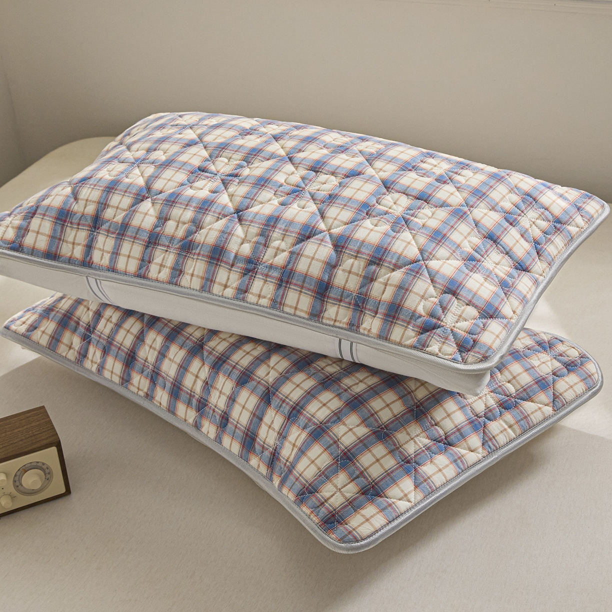 91家纺网 家纺一手货源 找家纺 芬晴家纺 2025新款A类全棉格子枕套枕巾系列 枕巾-梦语-兰 50*80cm枕巾一对