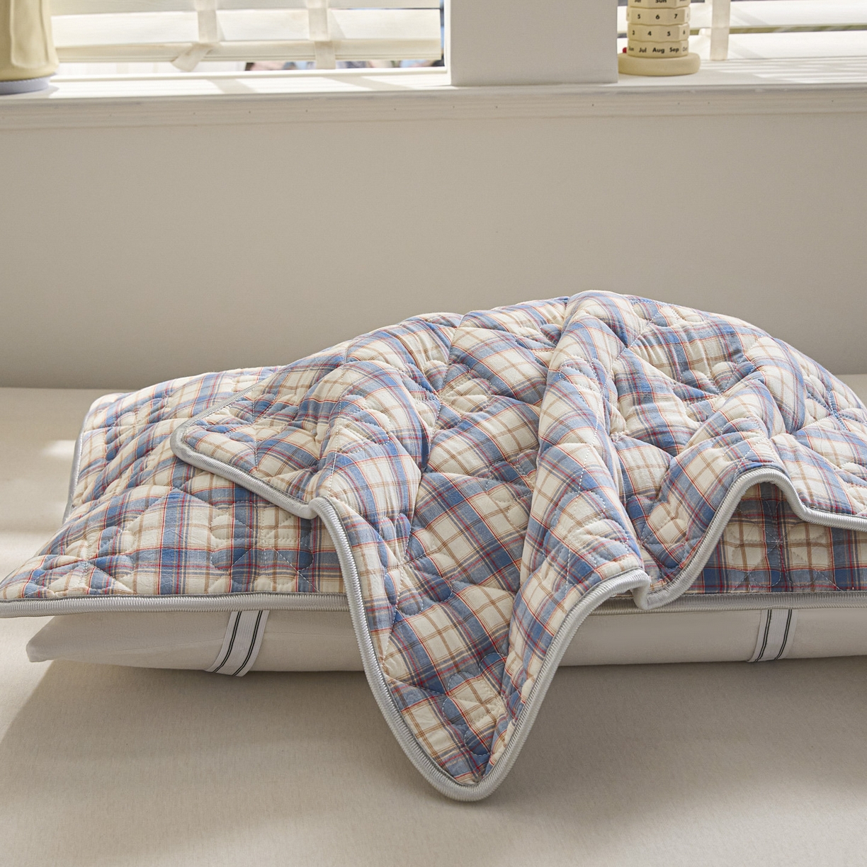 91家纺网 家纺一手货源 找家纺 芬晴家纺 2025新款A类全棉格子枕套枕巾系列 枕巾-梦语-兰 50*80cm枕巾一对