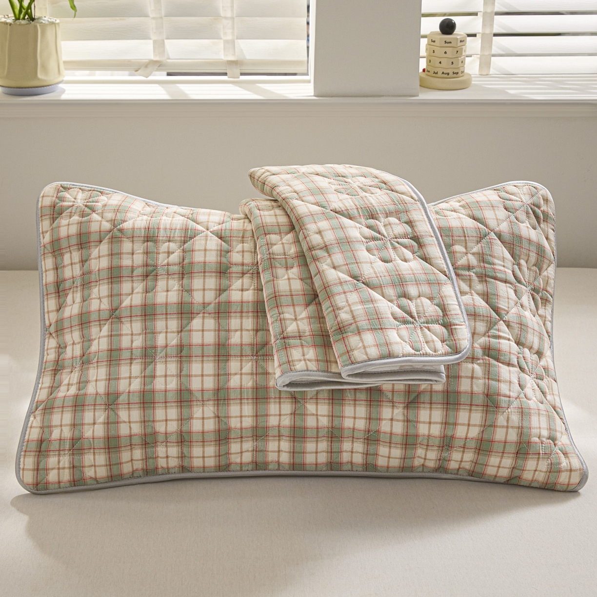 91家纺网 家纺一手货源 找家纺 芬晴家纺 2025新款A类全棉格子枕套枕巾系列 枕巾-梦语-绿 50*80cm枕巾一只