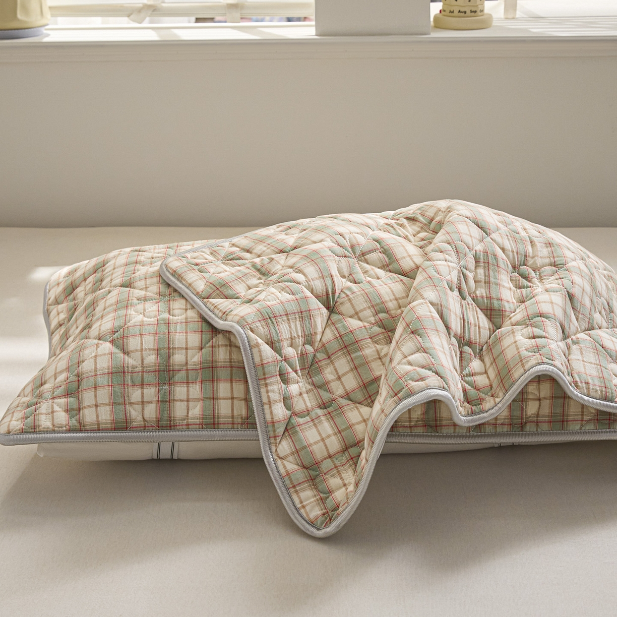 91家纺网 家纺一手货源 找家纺 芬晴家纺 2025新款A类全棉格子枕套枕巾系列 枕巾-梦语-绿 50*80cm枕巾一只