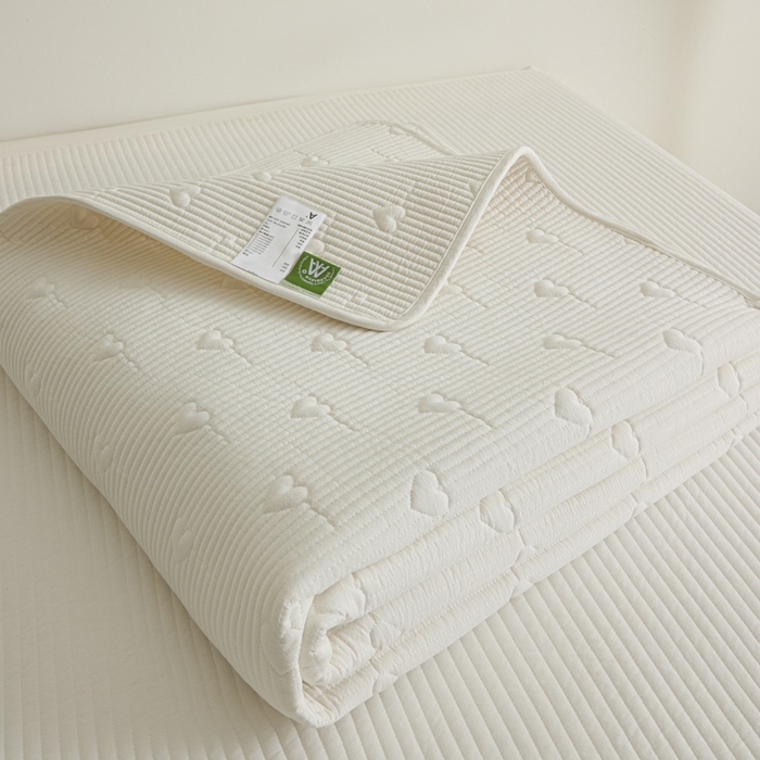 91家纺网 家纺一手货源 找家纺 芬晴家纺 2025新款A类全棉水洗棉床盖-心欢系列-遇见系列 心欢-白