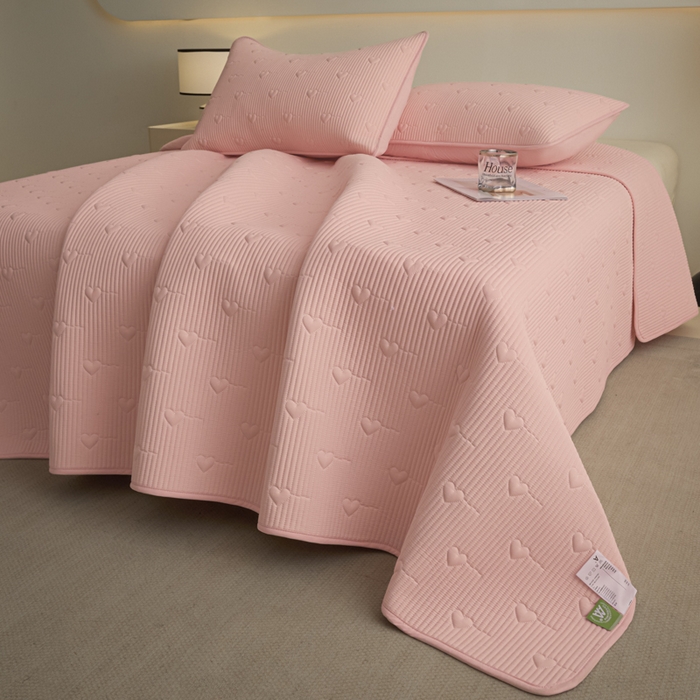 91家纺网 家纺一手货源 找家纺 芬晴家纺 2025新款A类全棉水洗棉床盖-心欢系列-遇见系列 心欢-嫩粉