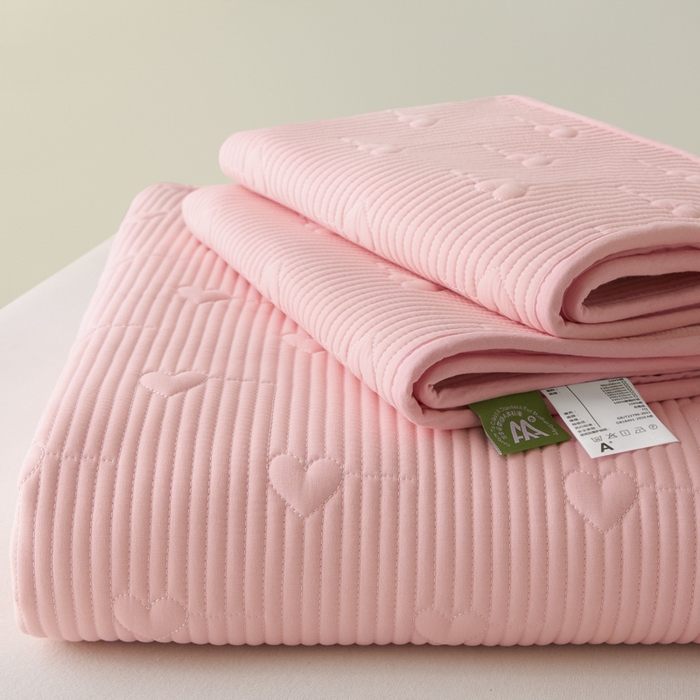 91家纺网 家纺一手货源 找家纺 芬晴家纺 2025新款A类全棉水洗棉床盖-心欢系列-遇见系列 心欢-嫩粉