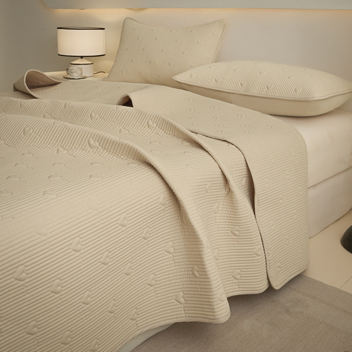 91家纺网 家纺一手货源 找家纺 芬晴家纺 2025新款A类全棉水洗棉床盖-心欢系列-遇见系列 心欢-浅卡