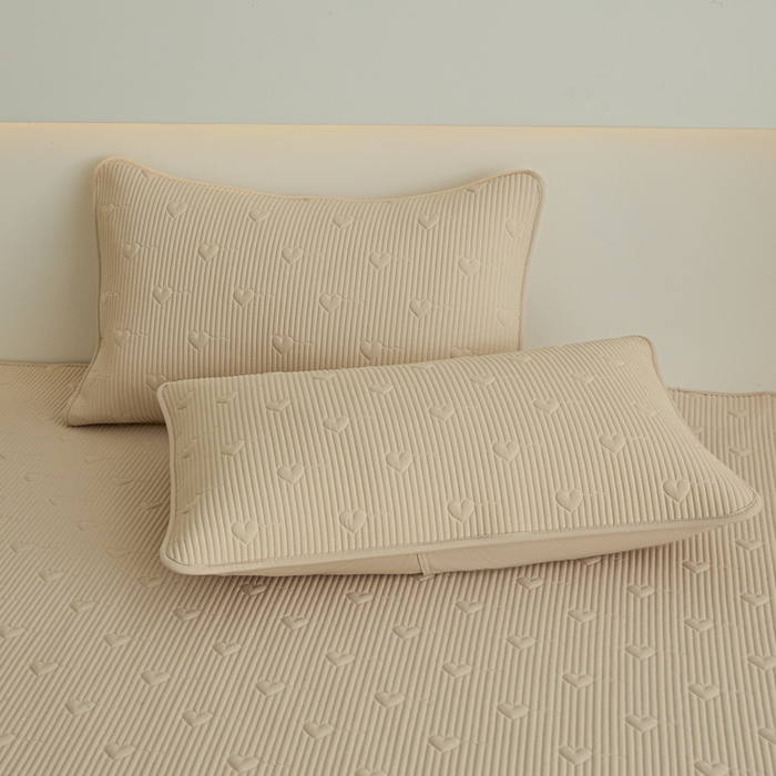 91家纺网 家纺一手货源 找家纺 芬晴家纺 2025新款A类全棉水洗棉床盖-心欢系列-遇见系列 心欢-浅卡