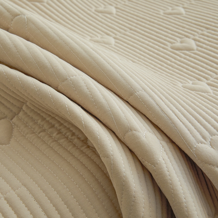 91家纺网 家纺一手货源 找家纺 芬晴家纺 2025新款A类全棉水洗棉床盖-心欢系列-遇见系列 心欢-浅卡