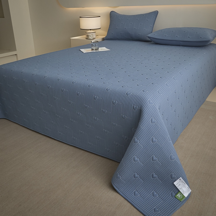 91家纺网 家纺一手货源 找家纺 芬晴家纺 2025新款A类全棉水洗棉床盖-心欢系列-遇见系列 心欢-雾蓝