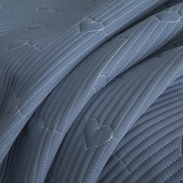 91家纺网 家纺一手货源 找家纺 芬晴家纺 2025新款A类全棉水洗棉床盖-心欢系列-遇见系列 心欢-雾蓝