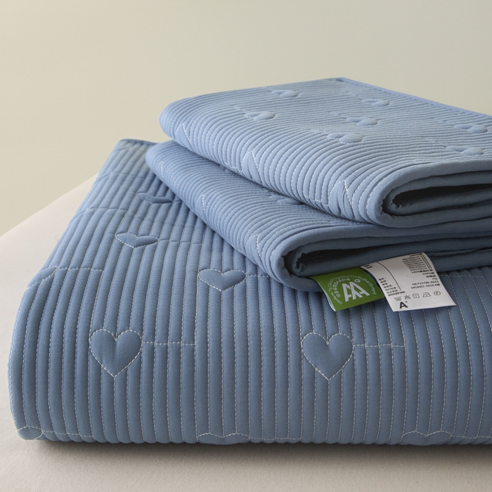 91家纺网 家纺一手货源 找家纺 芬晴家纺 2025新款A类全棉水洗棉床盖-心欢系列-遇见系列 心欢-雾蓝