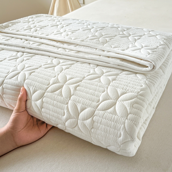 91家纺网 家纺一手货源 找家纺 芬晴家纺 2025新款A类全棉水洗棉床盖-心欢系列-遇见系列 依恋-白