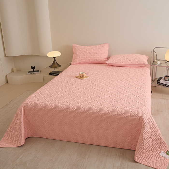 91家纺网 家纺一手货源 找家纺 芬晴家纺 2025新款A类全棉水洗棉床盖-心欢系列-遇见系列 依恋-嫩粉