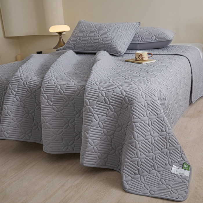 91家纺网 家纺一手货源 找家纺 芬晴家纺 2025新款A类全棉水洗棉床盖-心欢系列-遇见系列 依恋-浅灰