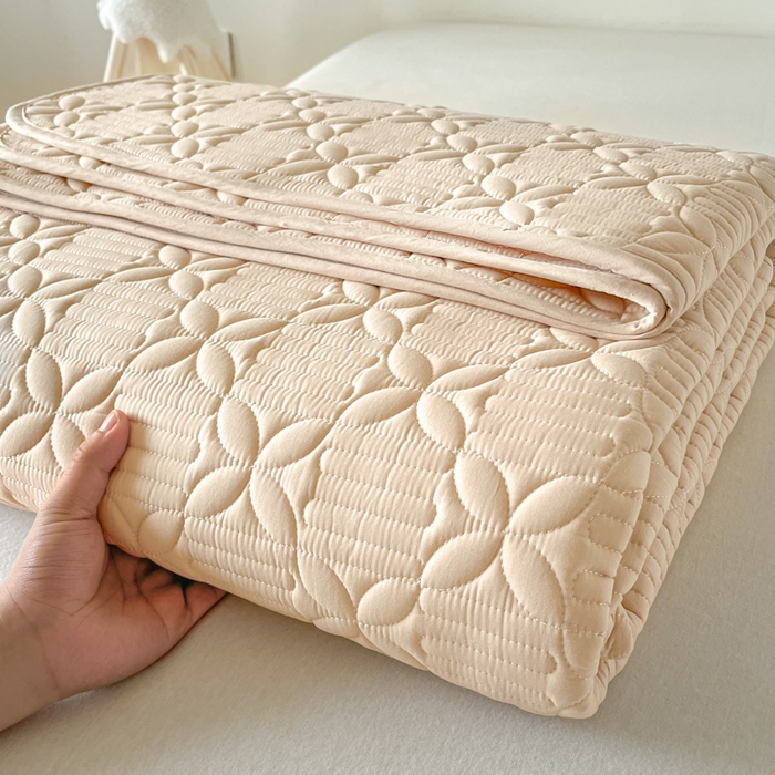 91家纺网 家纺一手货源 找家纺 芬晴家纺 2025新款A类全棉水洗棉床盖-心欢系列-遇见系列 依恋-浅卡